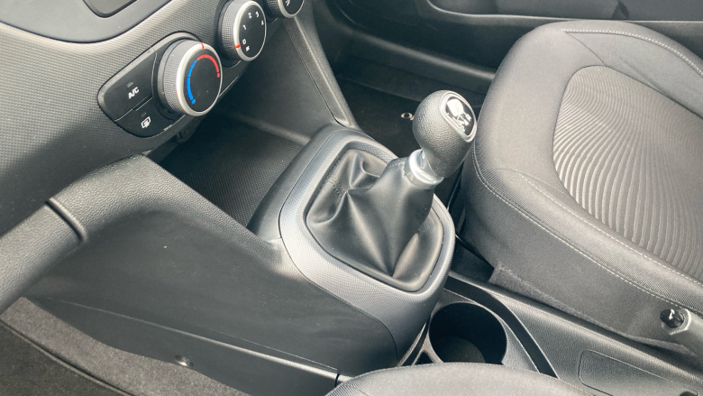 Hyundai i10 1.0 SE 5dr Petrol Hatchback